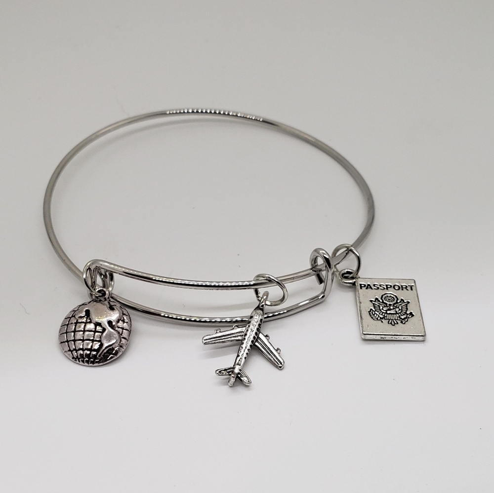Charm bracelet